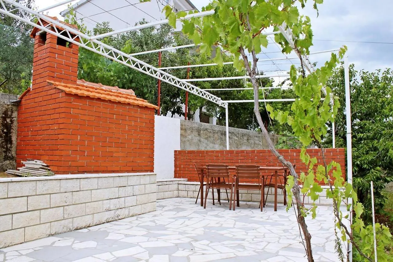 Apartment Villa Nena In Central Dalmatia Trogir