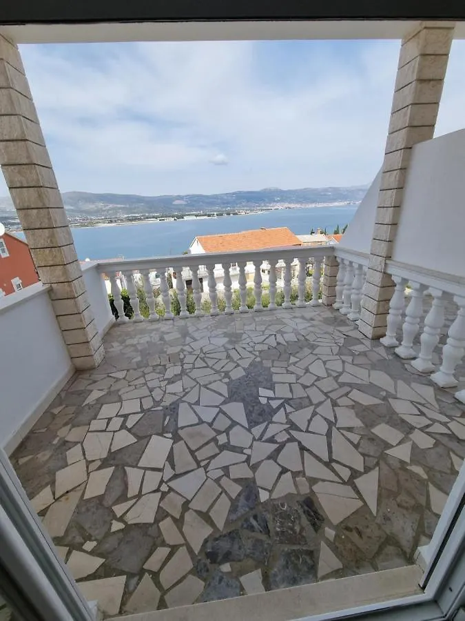 Villa Nena In Central Dalmatia Trogir
